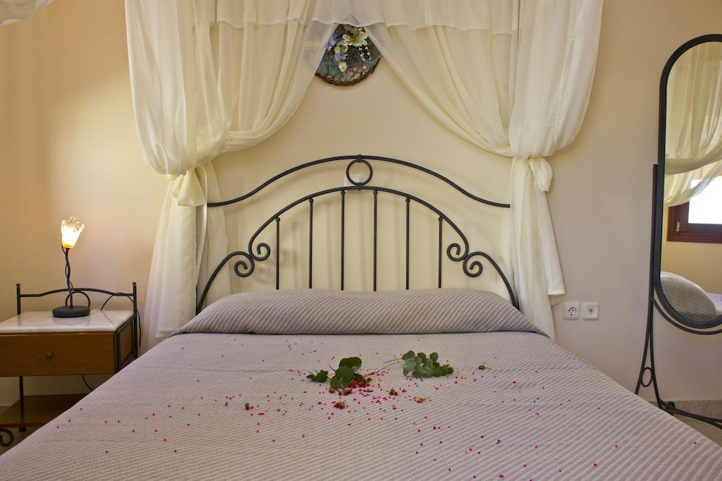 Epavlis Hotel & Spa Kamari  Exterior photo